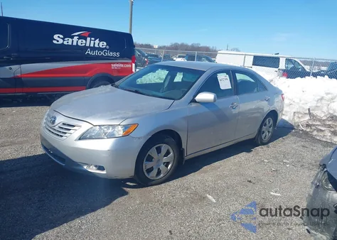 2009 Toyota Camry Le z USA, uszkodzony, nr VIN 4T1BE46K79U369157